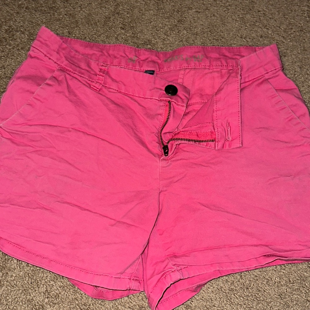 Pink gap shorts